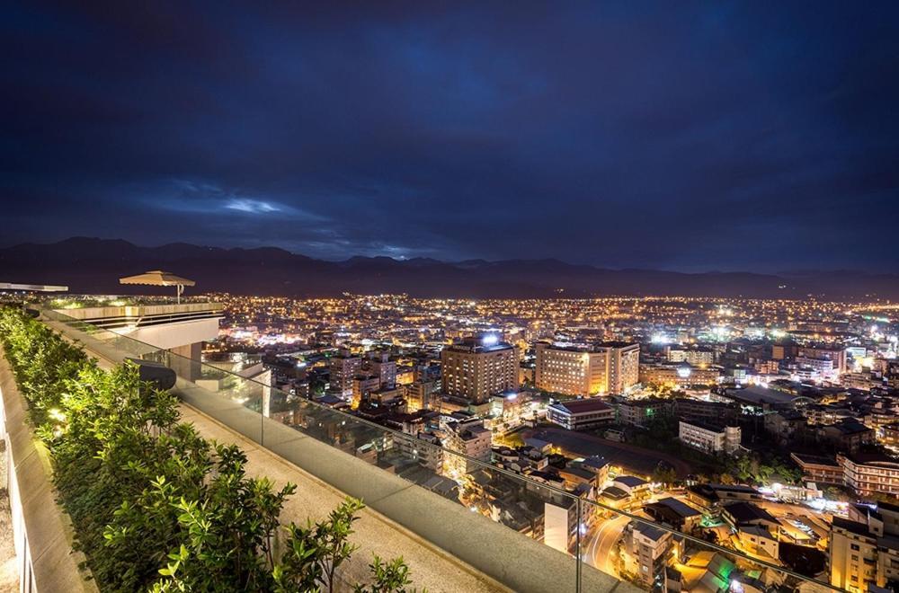 Cuncyue Hot Spring Resort Luodong Zewnętrze zdjęcie View of the city from the Acropolis