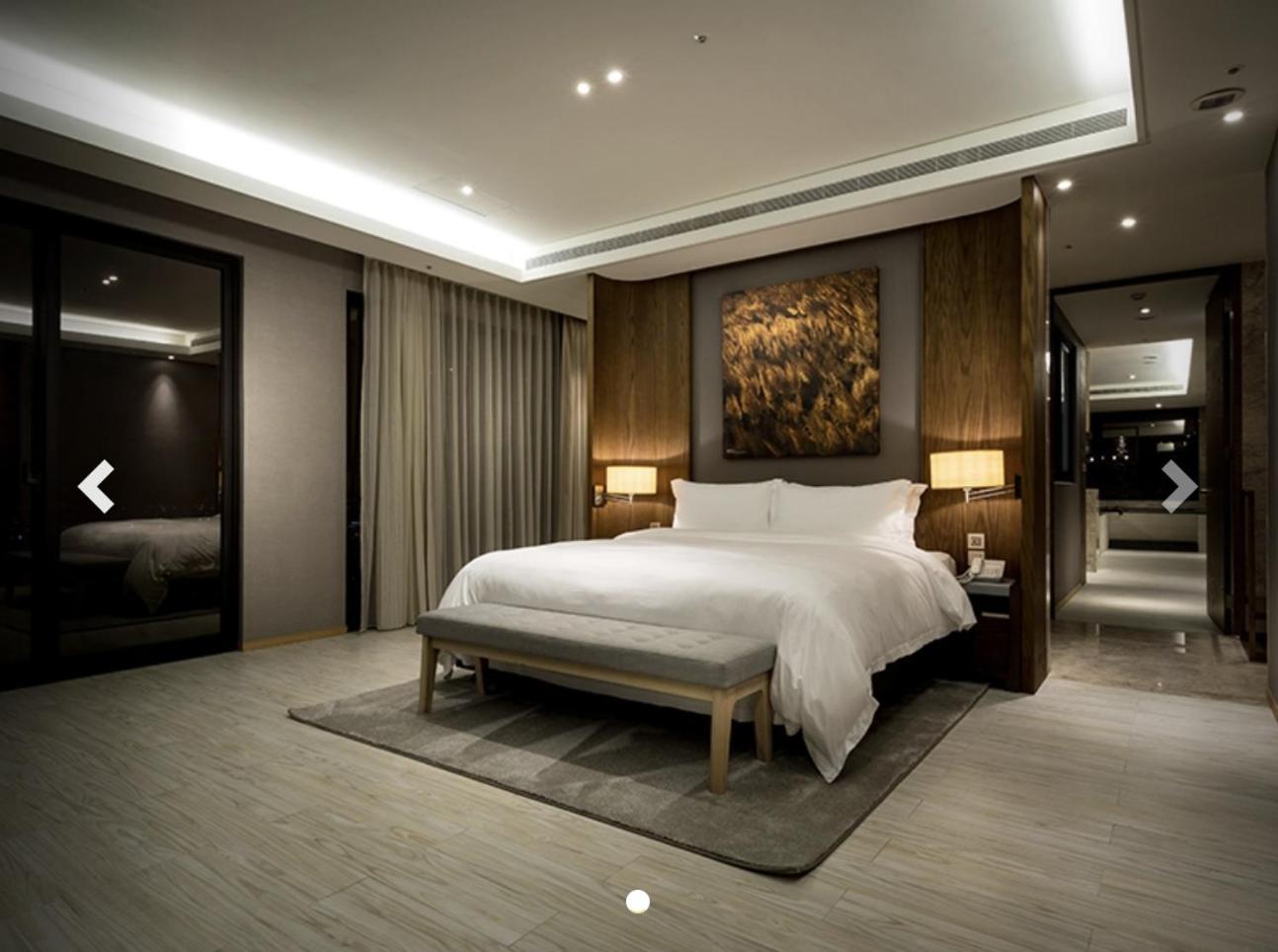 Cuncyue Hot Spring Resort Luodong Pokój zdjęcie A bedroom at the Ritz-Carlton, Maldives